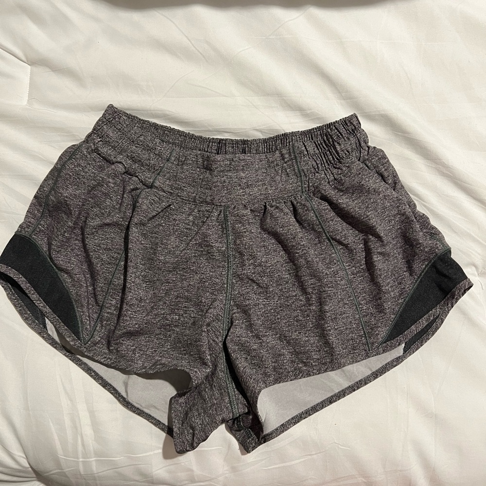Lululemon hotty hot shorts 2.5”